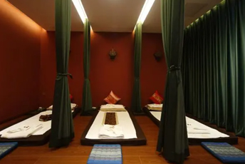 上海浦东泰式按摩的被动瑜伽：当身体被折叠成诗